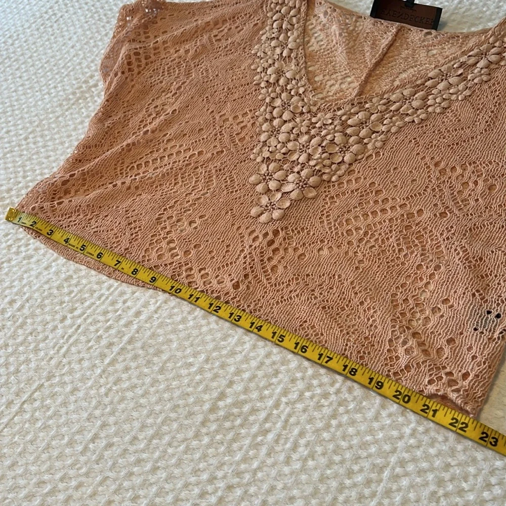 Leyendecker Cold Shoulder Salmon Crochet V-Neck Crop Top size 4